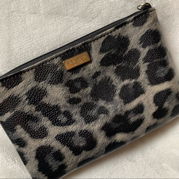 kate spade Handbags - Kate Spade Wristlet